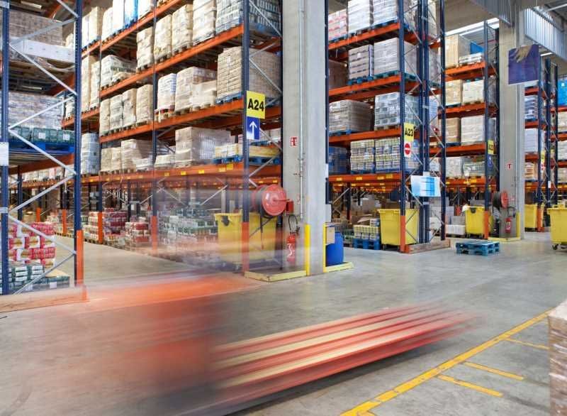 Location entrepôts 636 m² non divisibles