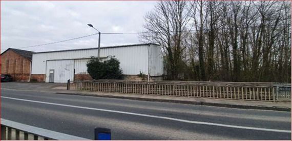 Vente entrepôts 3800 m² non divisibles