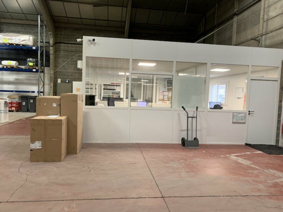 Location entrepôts 820 m² non divisibles