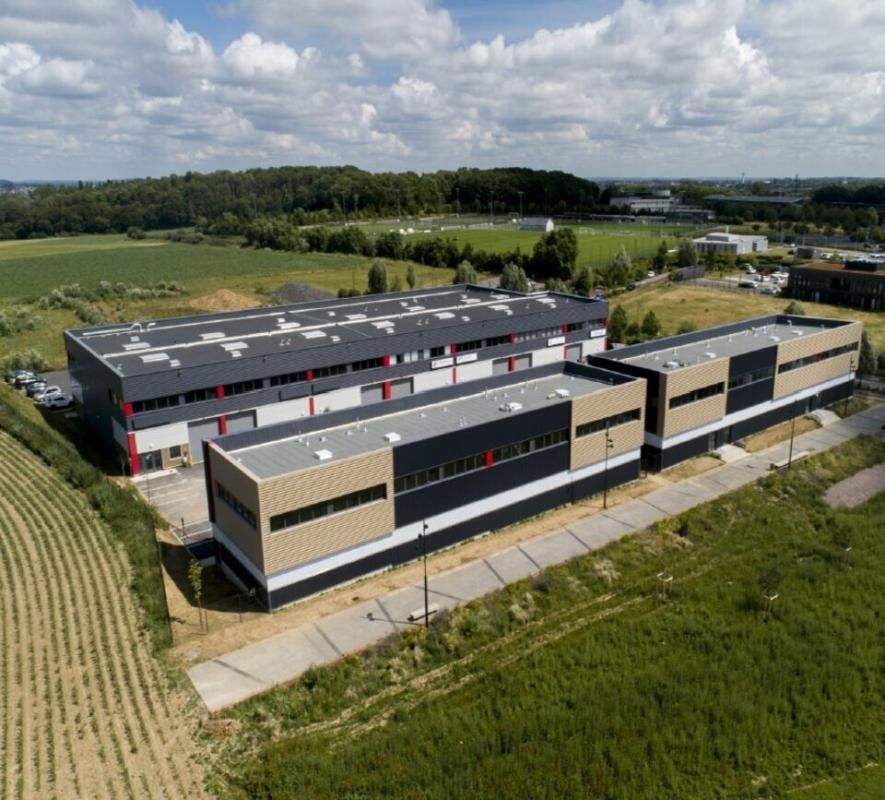 Location entrepôts 250 m² non divisibles