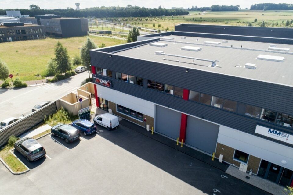 Location entrepôts 250 m² non divisibles