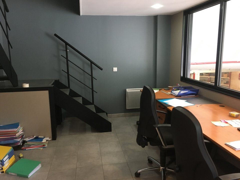 Vente entrepôts 289 m² non divisibles