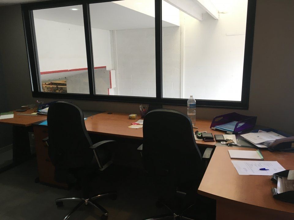 Vente entrepôts 289 m² non divisibles