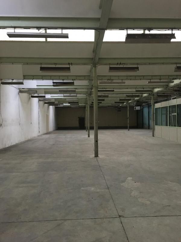 Vente entrepôts 1010 m² non divisibles