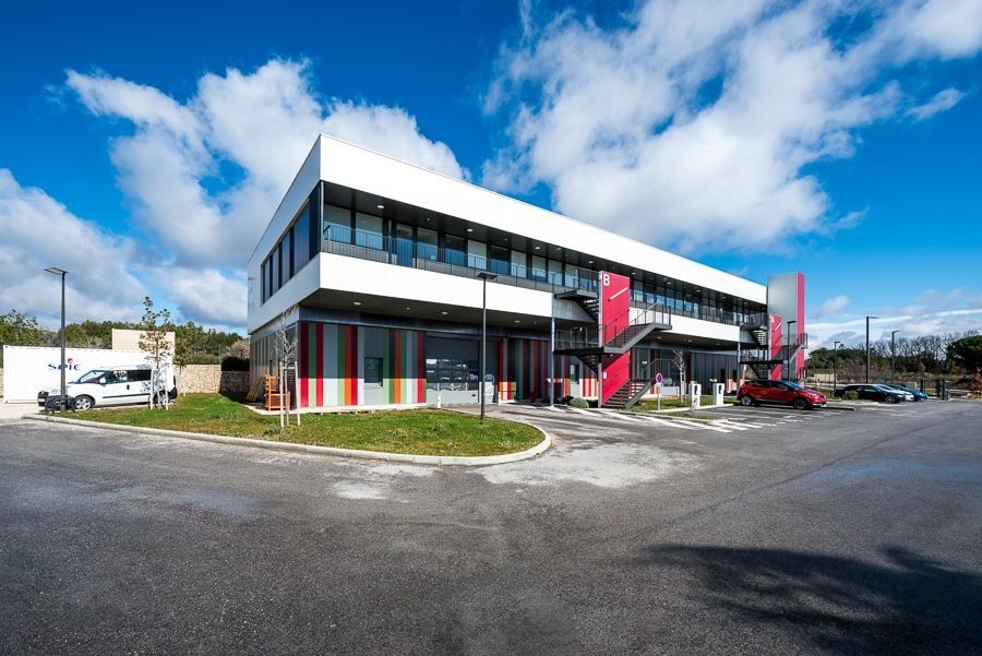 Location bureaux 3000 m² non divisibles