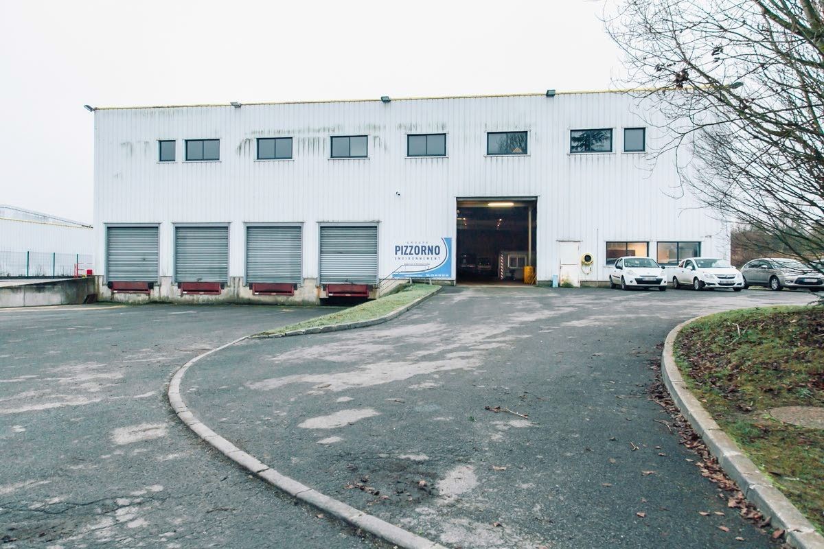 Location entrepôts 1458 m² non divisibles