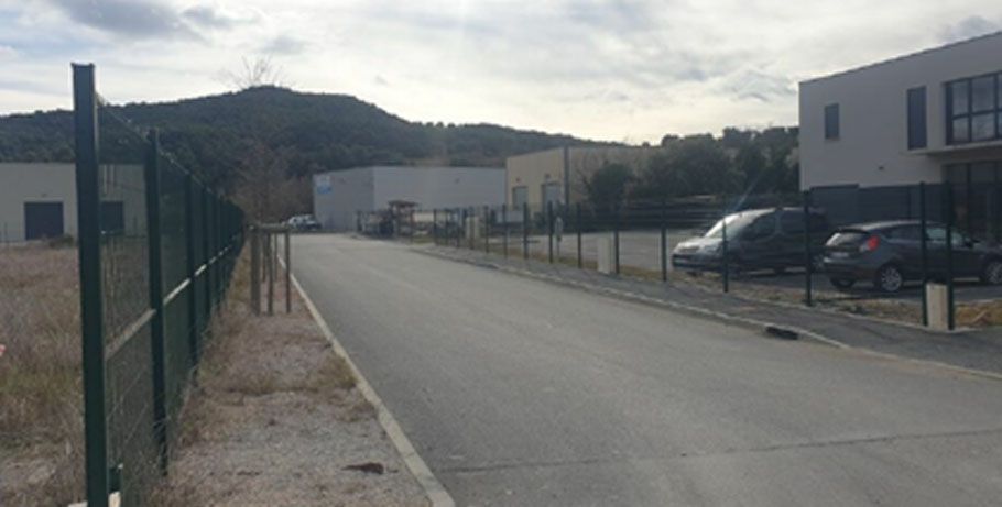 Vente entrepôts 600 m² non divisibles