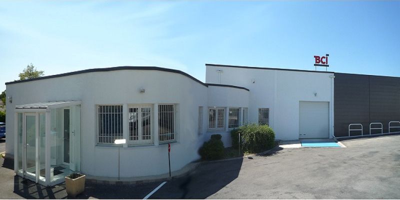 Location entrepôts 630 m² non divisibles