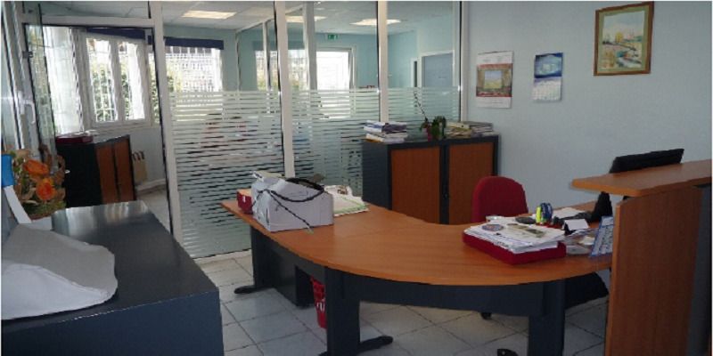 Location entrepôts 630 m² non divisibles