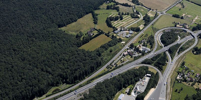 Vente terrain 870000 m² divisibles à partir de 1000 m²