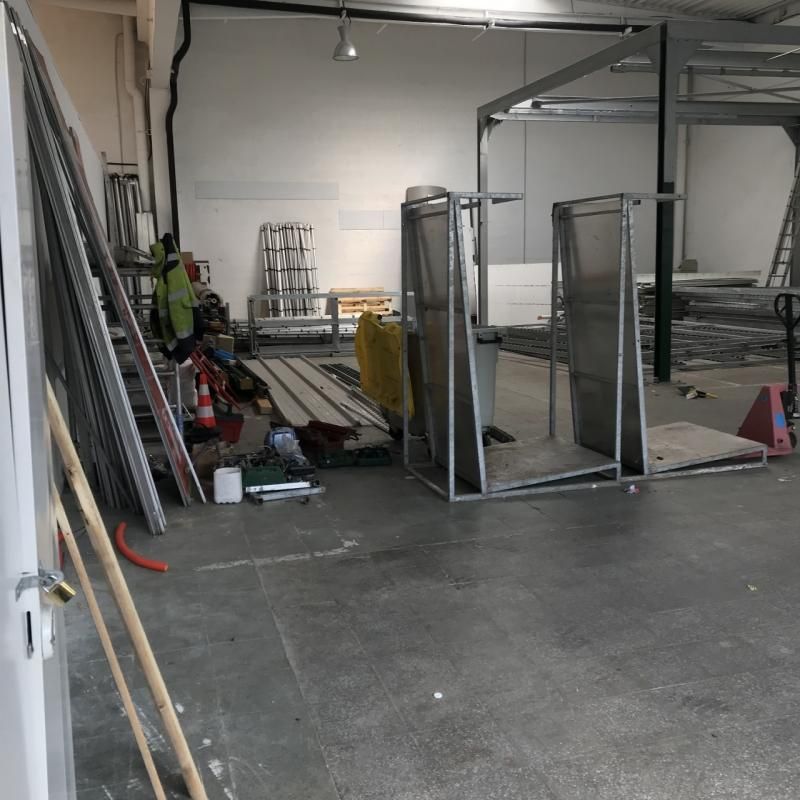 Location entrepôts 500 m² non divisibles