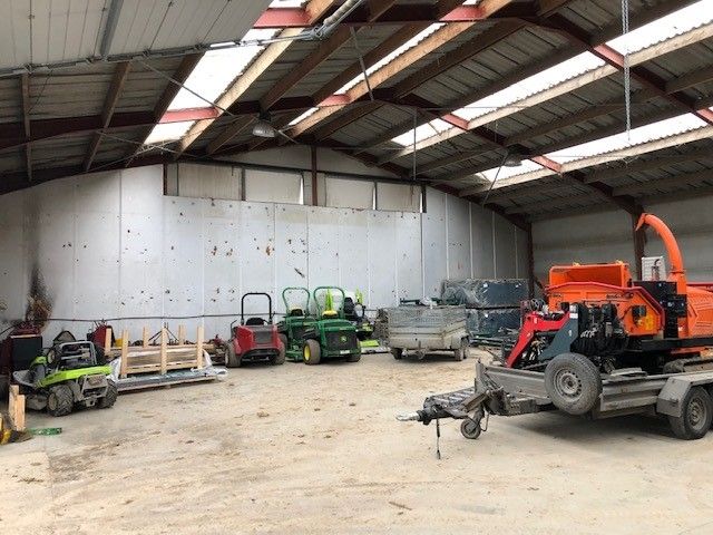 Location entrepôts 500 m² non divisibles