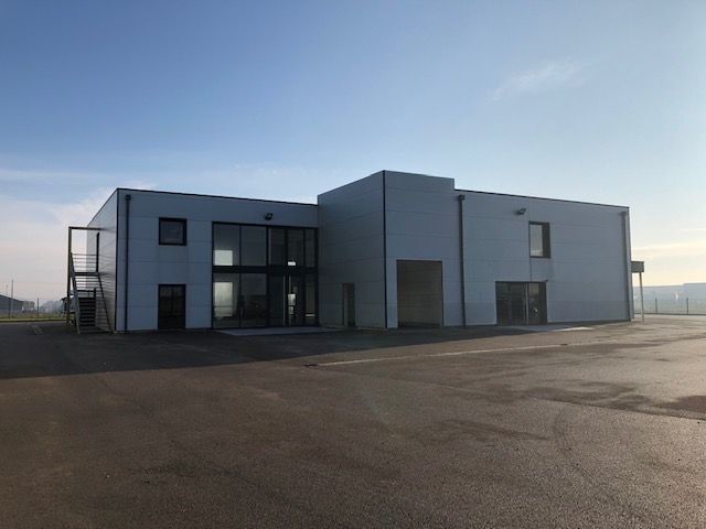 Vente entrepôts 1141 m² non divisibles