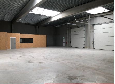 Location entrepôts 450 m² non divisibles
