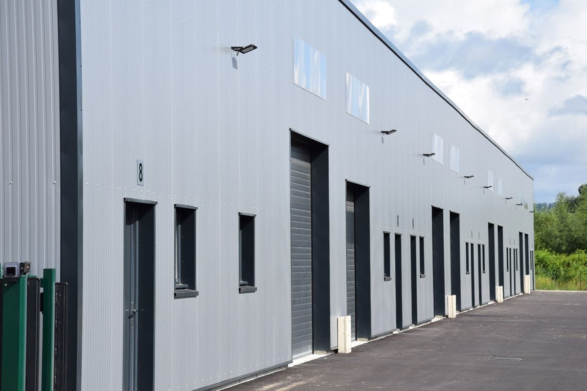 Location entrepôts 216 m² divisibles à partir de 144 m²
