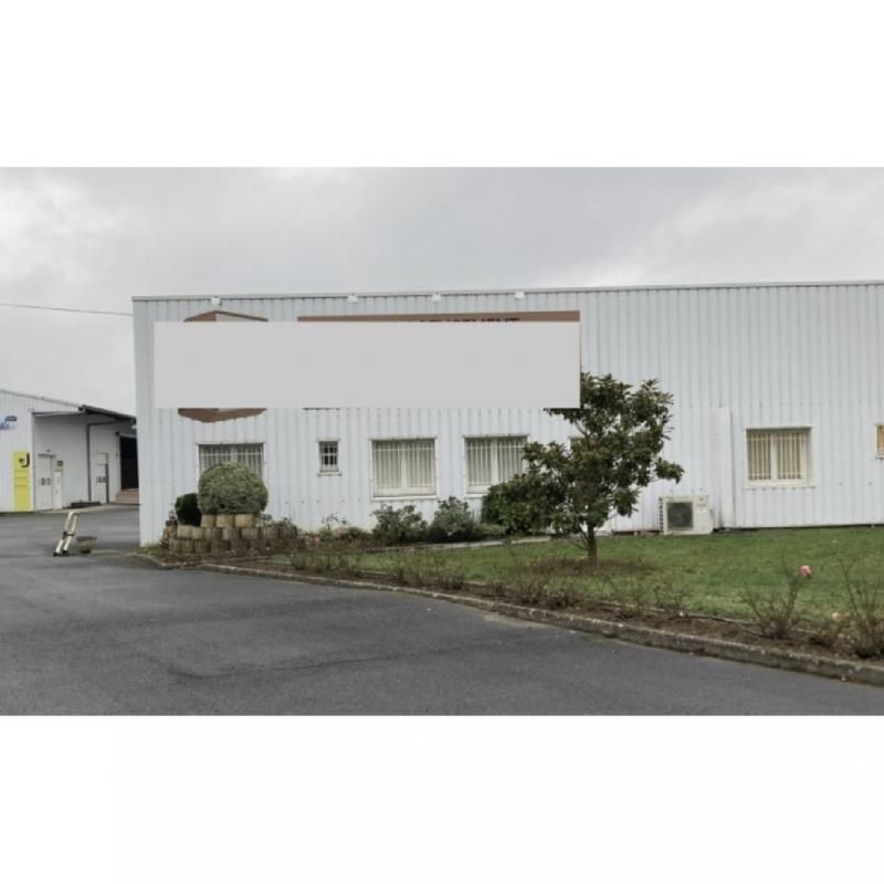 Vente entrepôts 3300 m² non divisibles