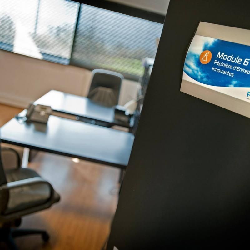 Location bureaux 18 m² divisibles à partir de 16 m²