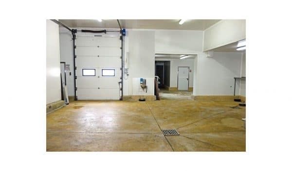 Location entrepôts 900 m² non divisibles