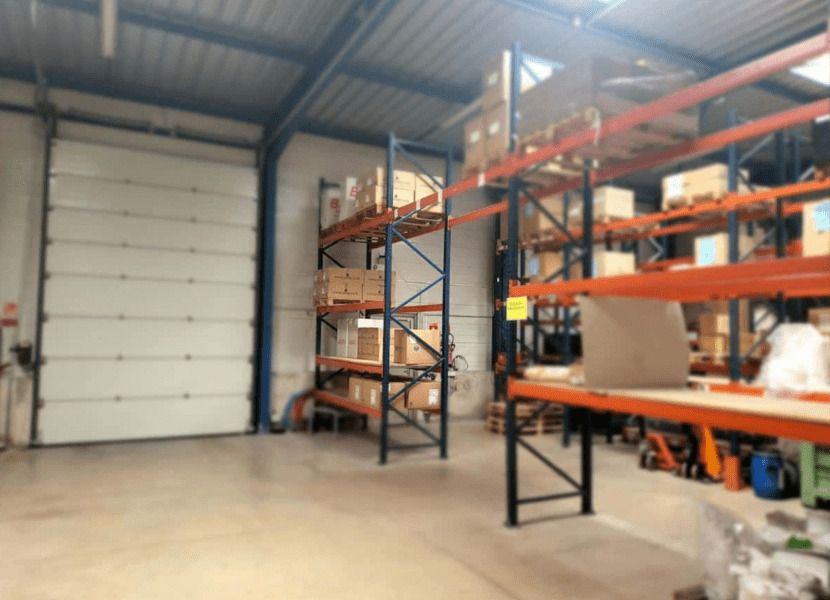 Location entrepôts 715 m² divisibles à partir de 230 m²
