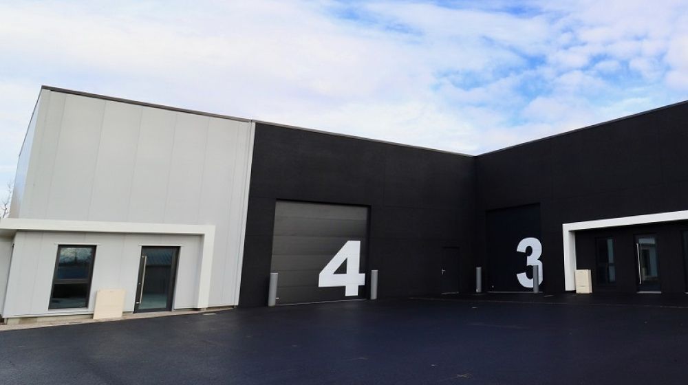 Location entrepôts 569 m² non divisibles