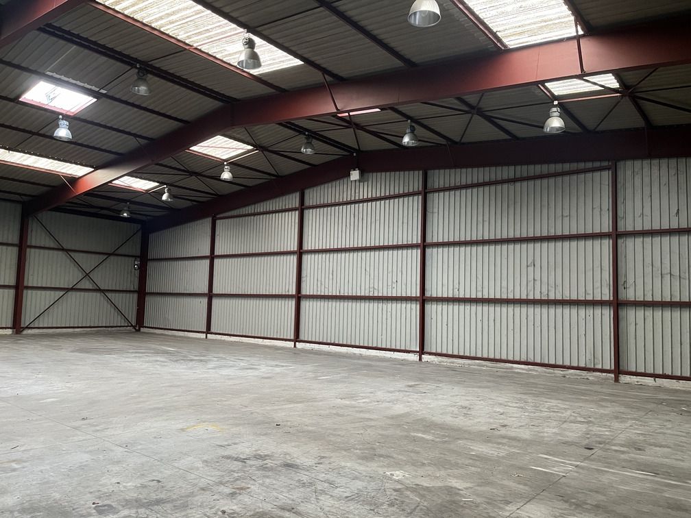 Location entrepôts 43000 m² divisibles à partir de 1000 m²