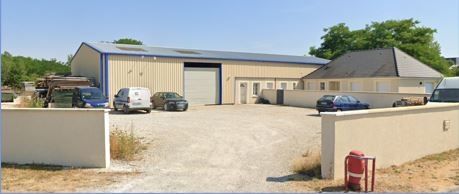 Location entrepôts 270 m² non divisibles