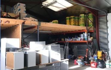 Location entrepôts 270 m² non divisibles