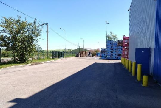 Vente entrepôts 23300 m² non divisibles