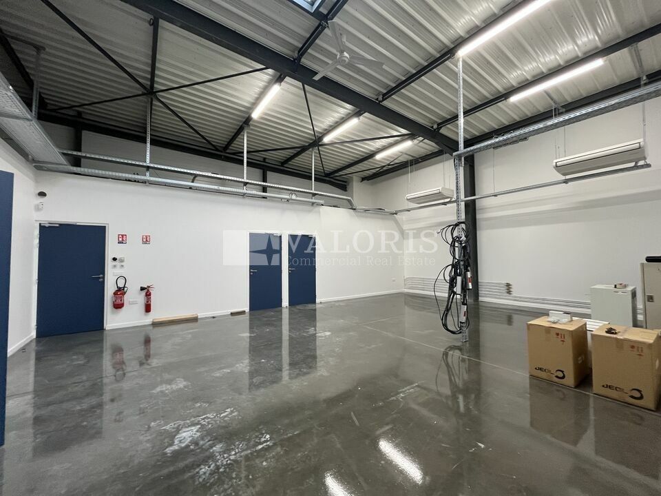 Location local d''activites 294 m² non divisibles