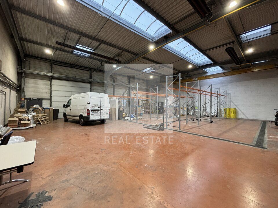 Location local d''activites 888 m² non divisibles