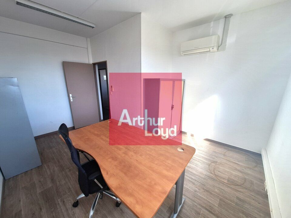 CLERMONT-FERRAND ZI BREZET A LOUER BUREAUX 76M² 