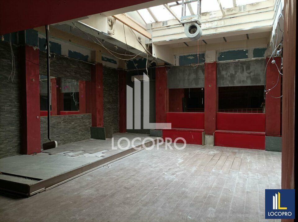 Location local commercial 178 m² non divisibles