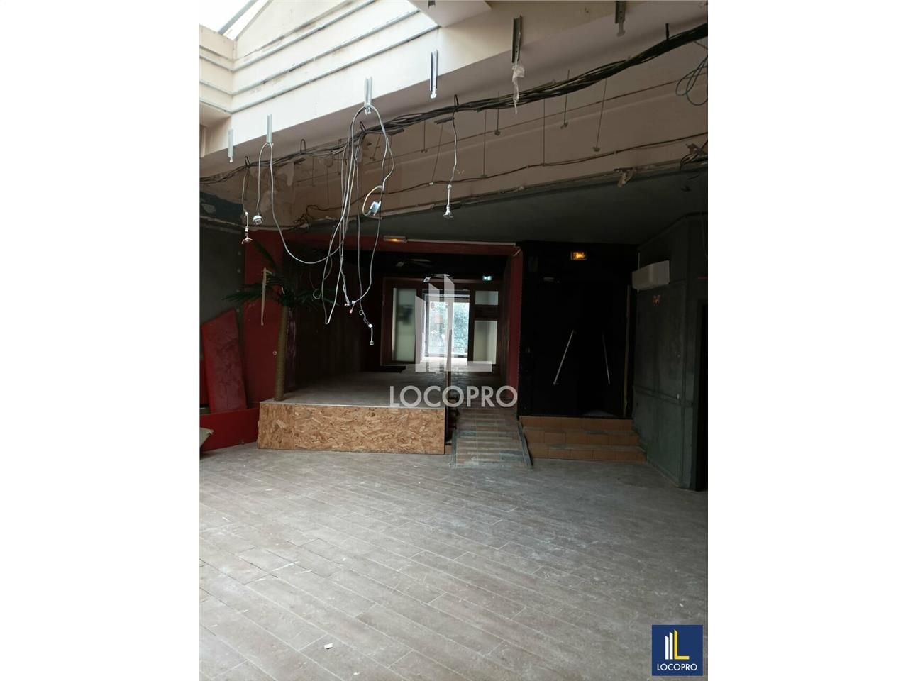 A LOUER LOCAL COMMERCIAL - 178 M2 - CARRE D'OR NICE CENTRE VILLE 