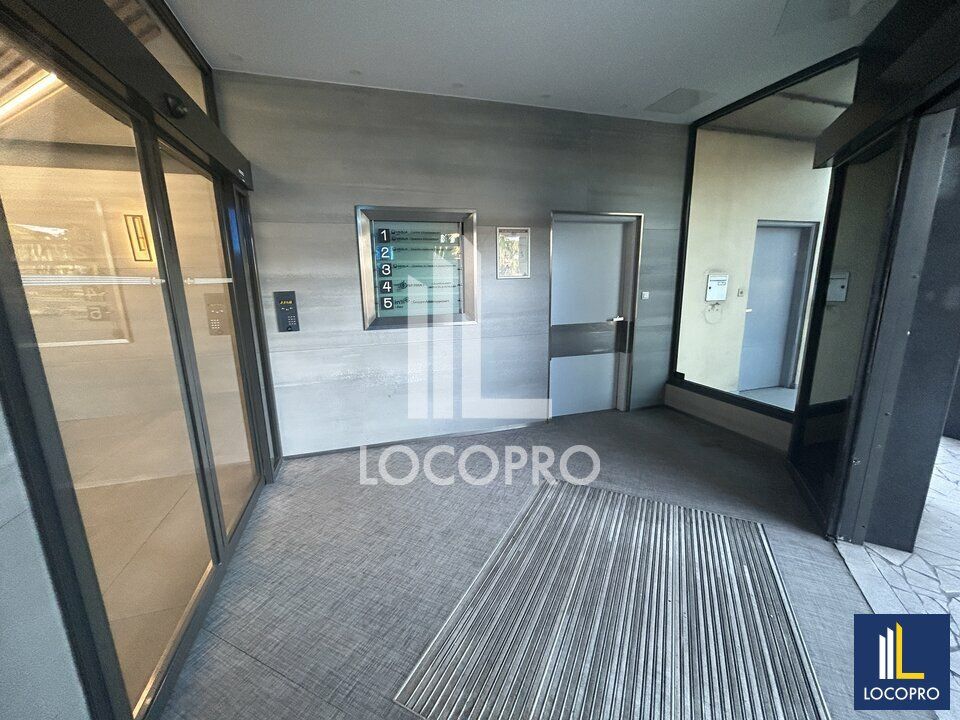 A LOUER - BUREAUX 1 711 M2  DIVISIBLES - NICE OUEST VUE MER
