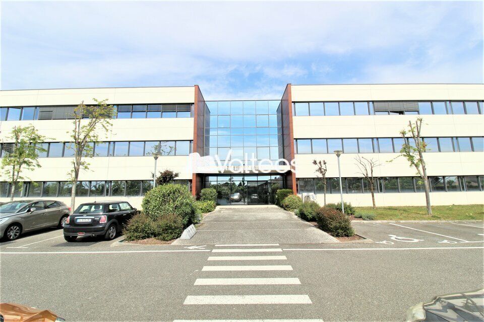 Location bureaux 563.92 m² non divisibles