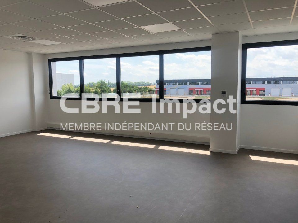 253 m² pour ce local d'activites en location à Longvic