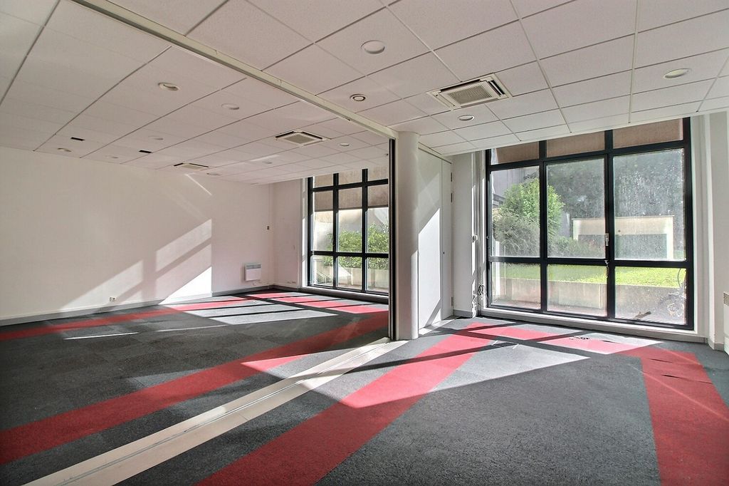 Location bureaux 113 m² non divisibles