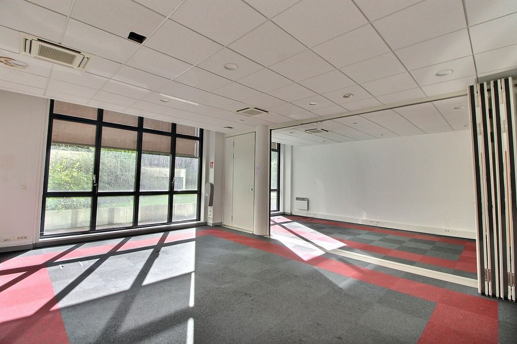 Location bureaux 113 m² non divisibles