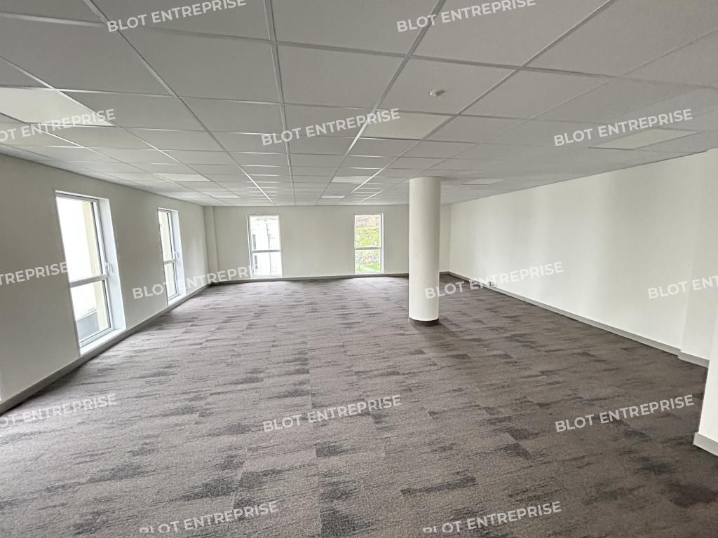 Location bureaux 81 m² non divisibles
