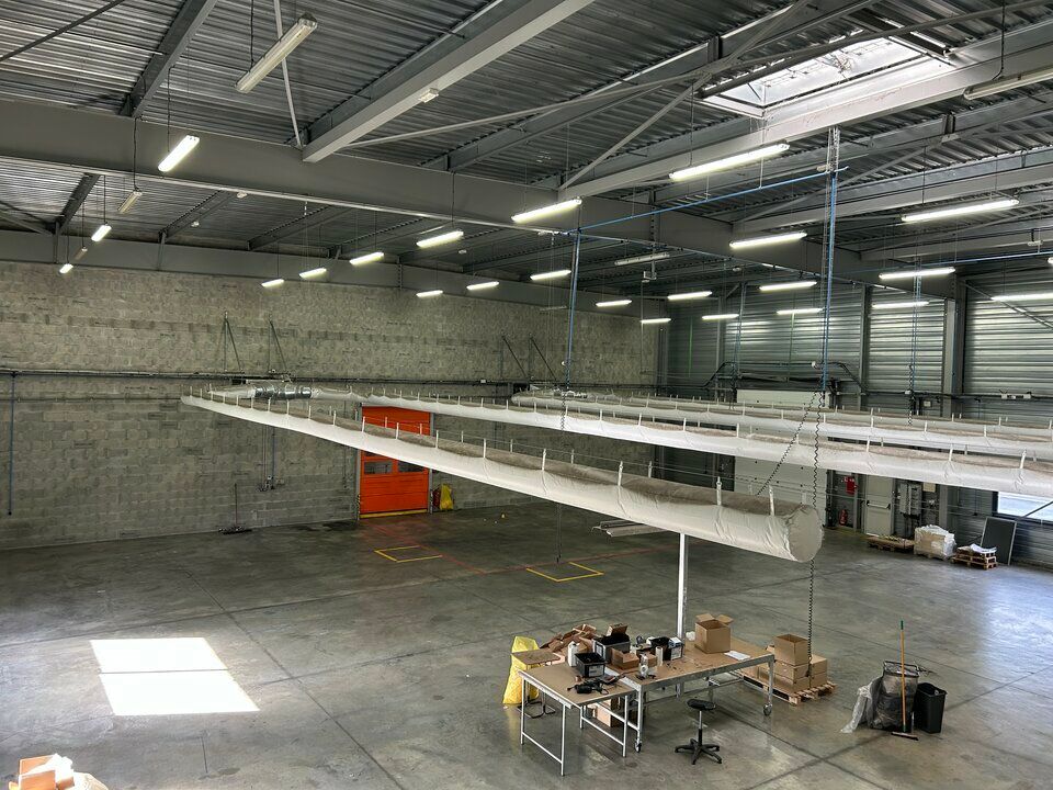 Bâtiment indépendant de 1 300m² 