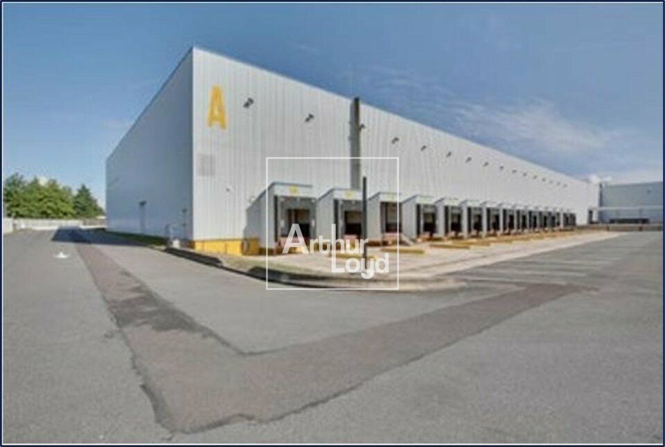 Location local d''activites 16393 m² non divisibles
