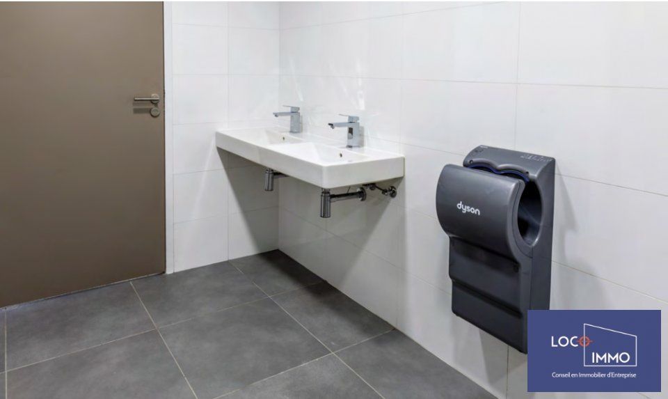 1280 m² pour ce bureaux en location à Bruges