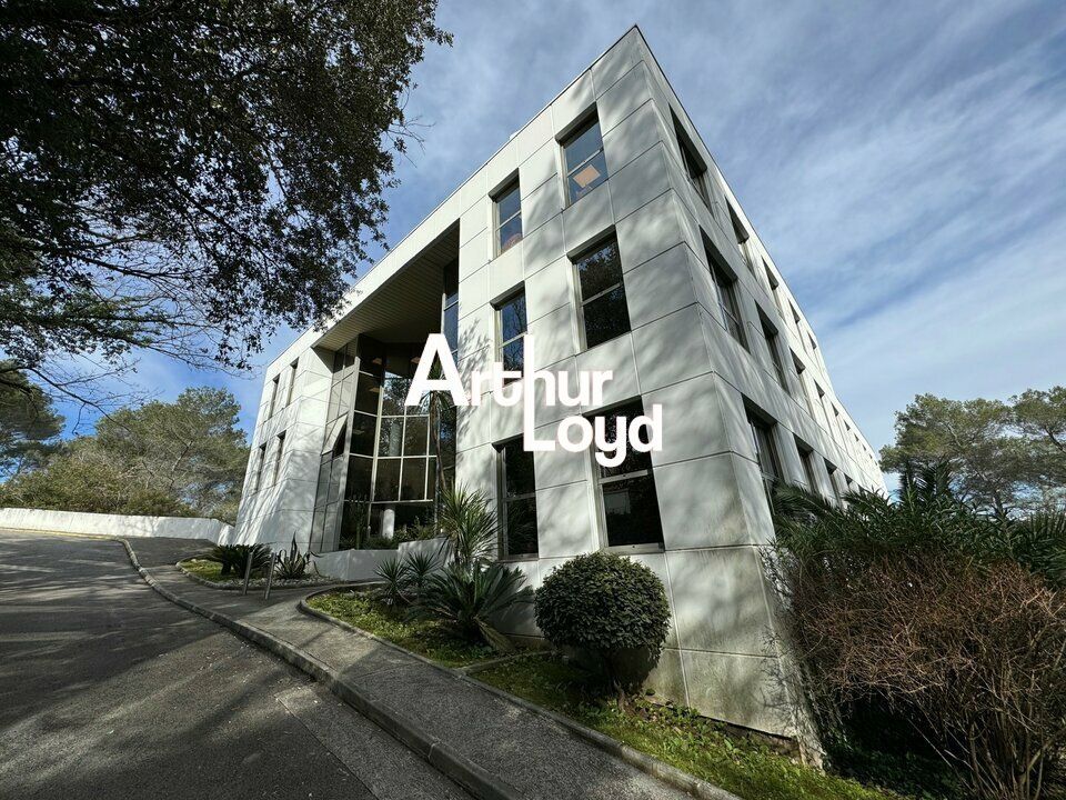 A vendre bureaux de standing en rez-de-chaussée 135 m² Sophia Antipolis