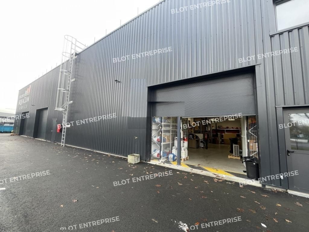 Location entrepôts 455 m² non divisibles