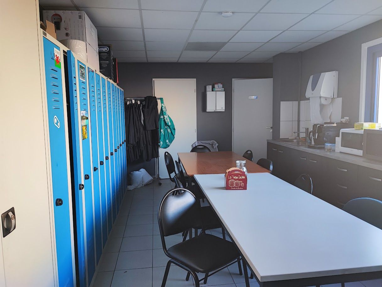 Location local 736.00 m² à LIMOGES