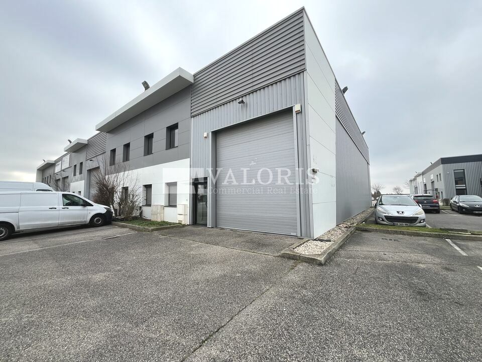Location local d''activites 330 m² non divisibles