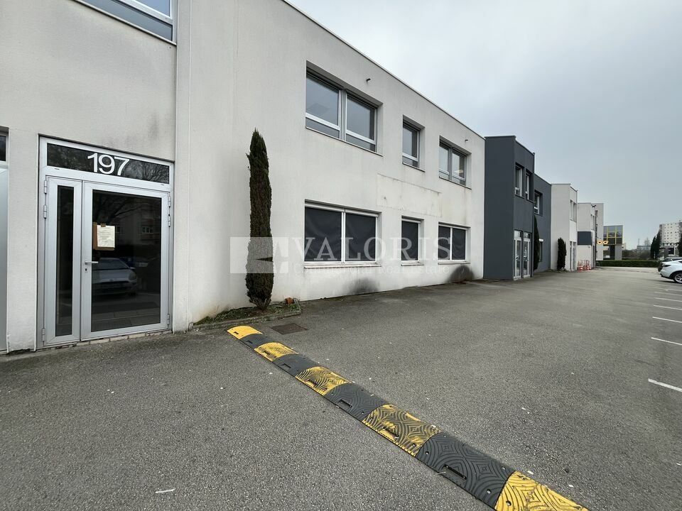 Location local d''activites 250 m² non divisibles