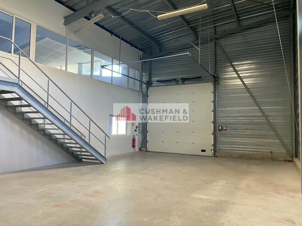 MARGUERITTES - LOCAL D'ACTIVITE A VENDRE