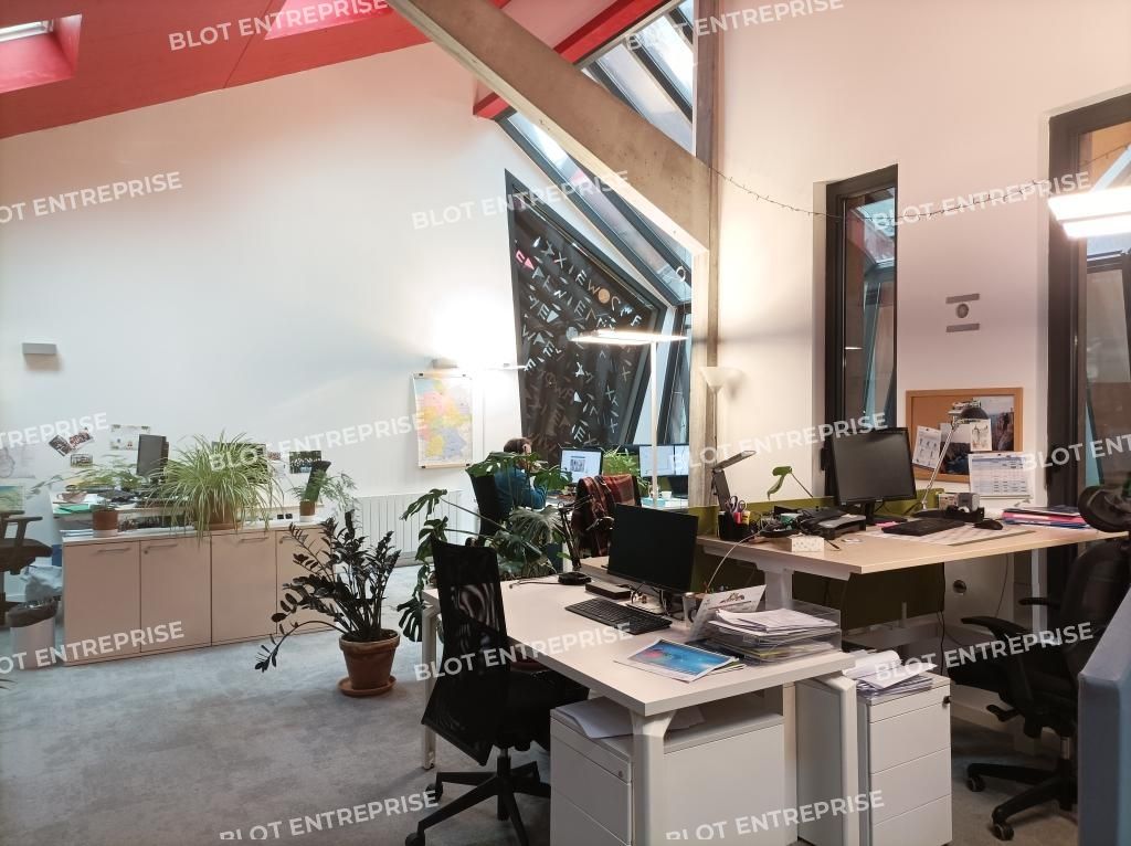 Location bureaux 275 m² non divisibles