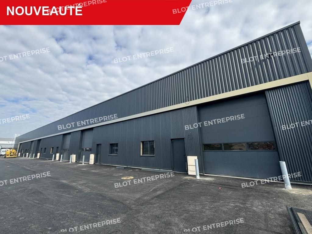 Location entrepôts 152 m² non divisibles